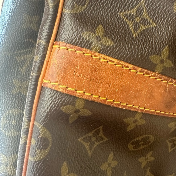 Authentic LV Keepall Bandoulière 55 - Picture 16 of 17